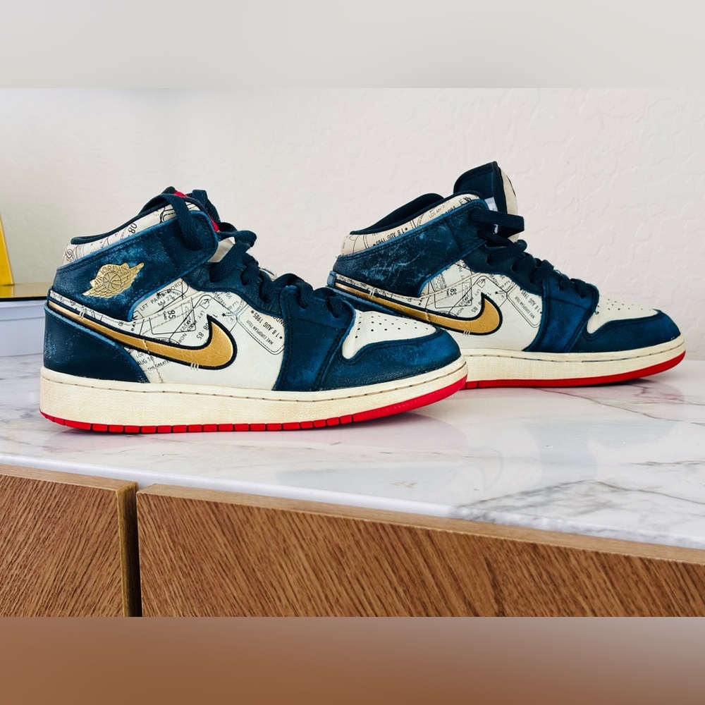 JORDAN 1 MID SE GS 'TAKE FLIGHT' - Picture 2 of 11